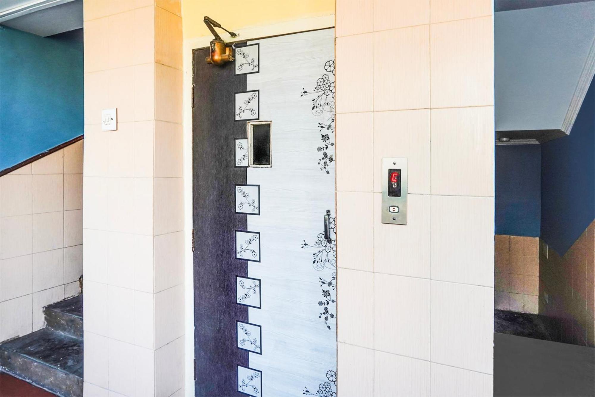Hotel O Vibrant Residency Ahmadábád Exteriér fotografie